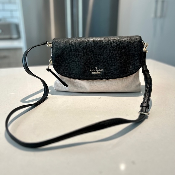 Kate Spade Crossbody - Picture 1 of 3